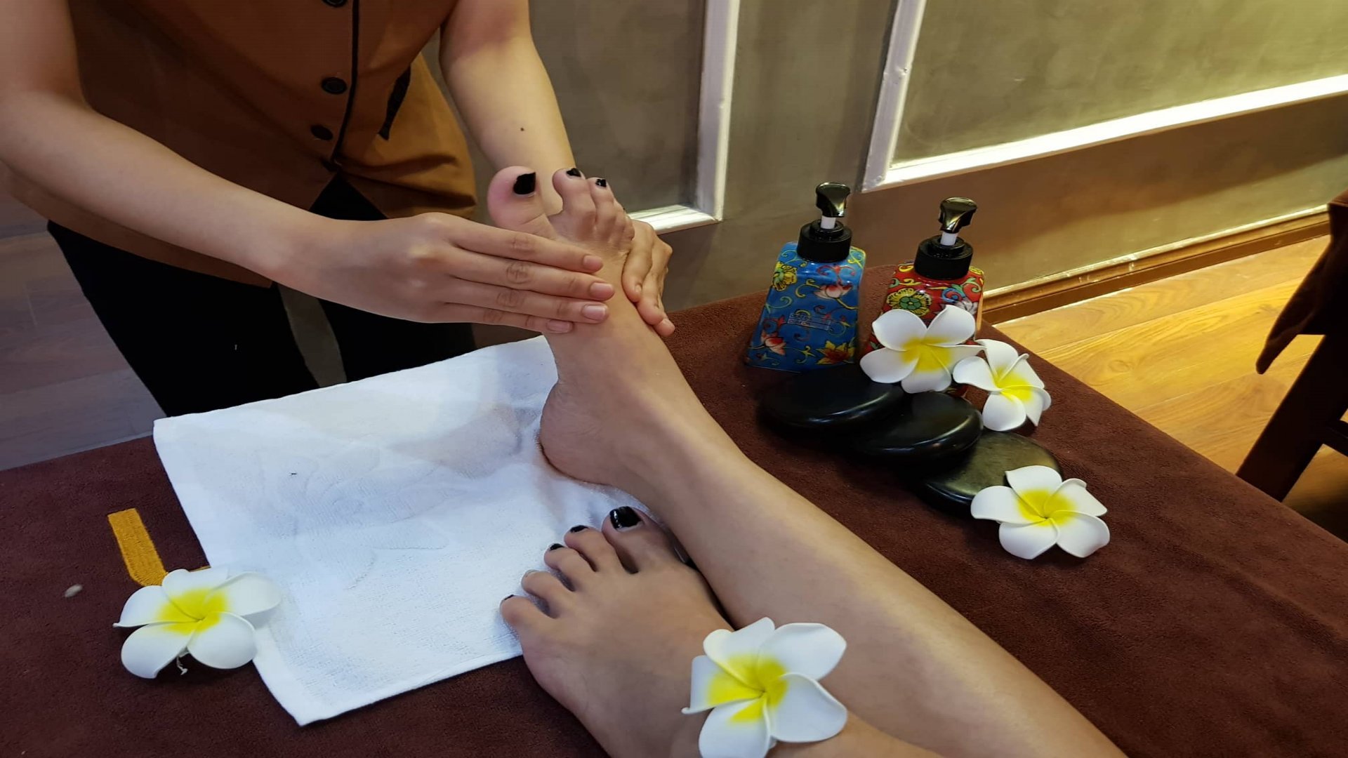 Massage chân làm giảm các bệnh lý nhức mỏi 